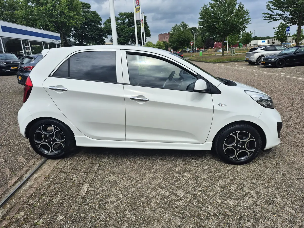 Kia Picanto 1.2 CVVT World Cup Ed.: foto 2