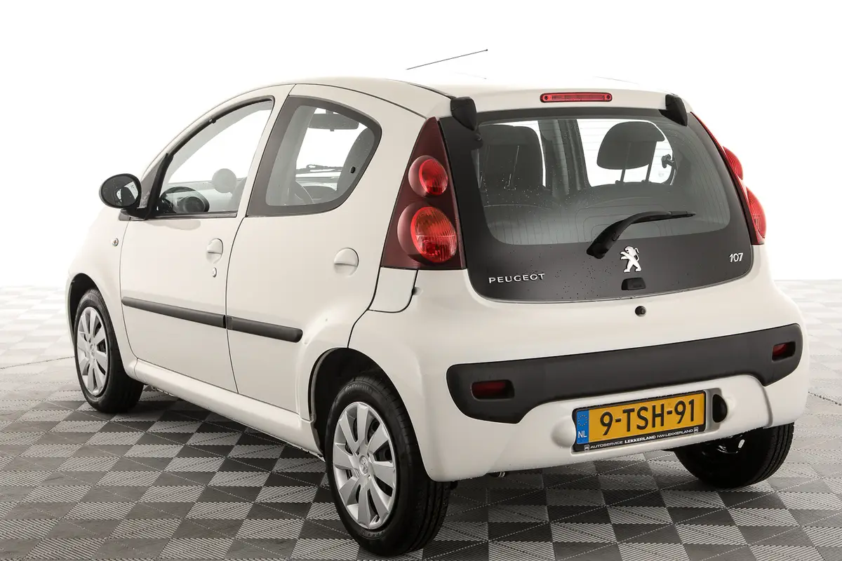 Peugeot 107 1.0 Active 5drs: foto 2