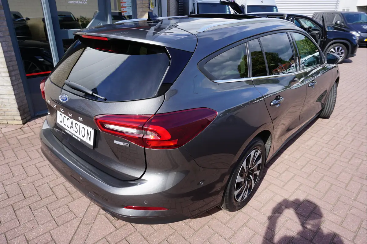 Ford Focus Wagon 1.0 EcoBoost Hybrid Titanium X Automaat: foto 2