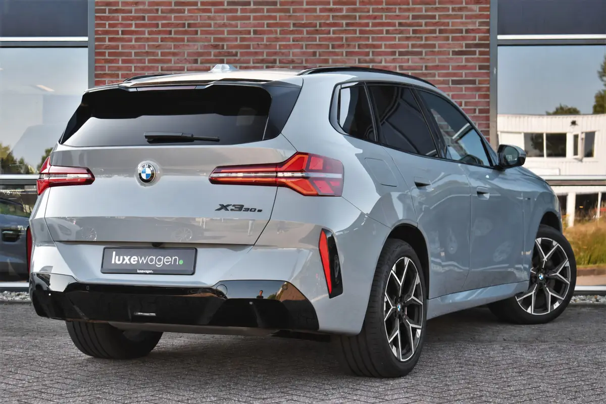 BMW X3 30e xDrive M-Sport: foto 2