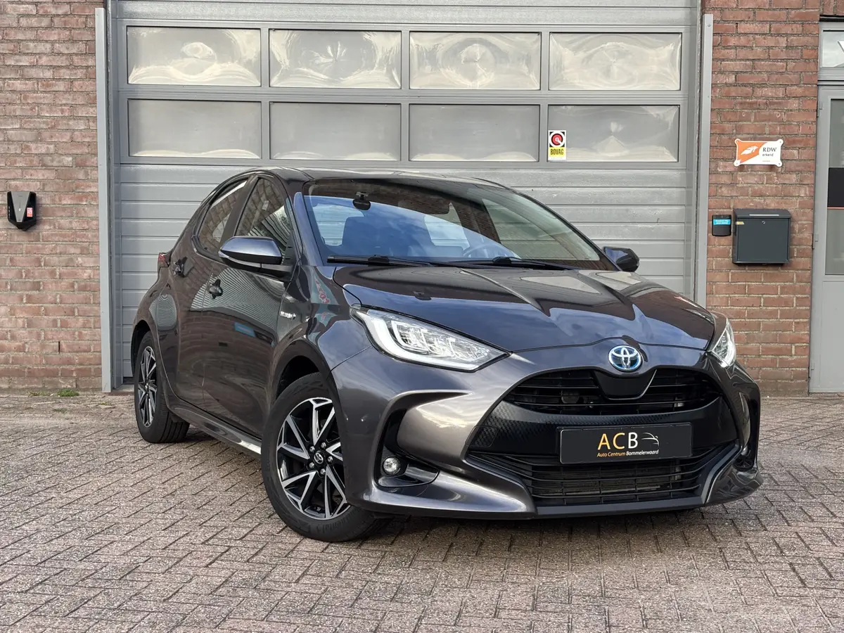 Toyota Yaris 1.5 Hybrid Dynamic: foto 1