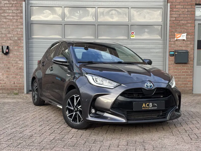 Toyota Yaris 1.5 Hybrid Dynamic 2021 leasen bij DreamLease: foto 1