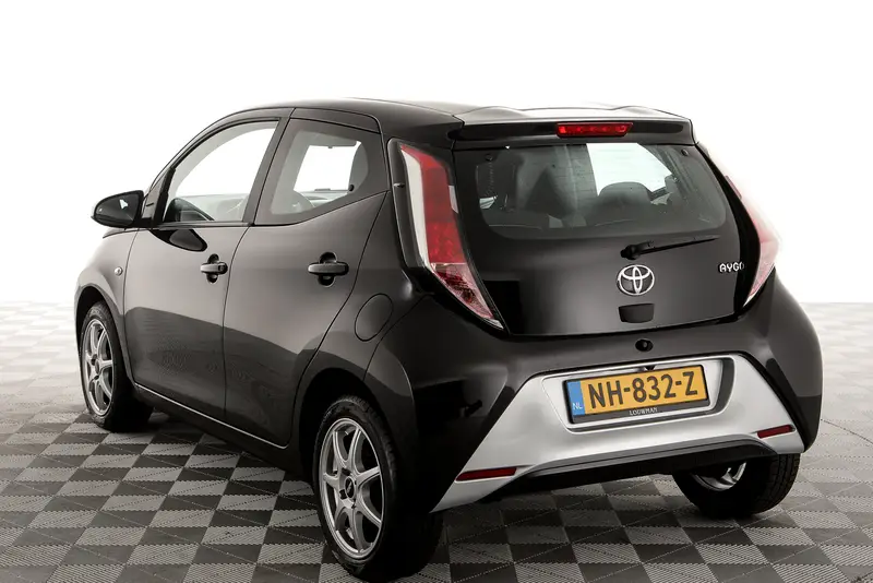 Toyota Aygo 1.0 VVT-I X-Play 5drs 2017 leasen bij DreamLease: foto 2