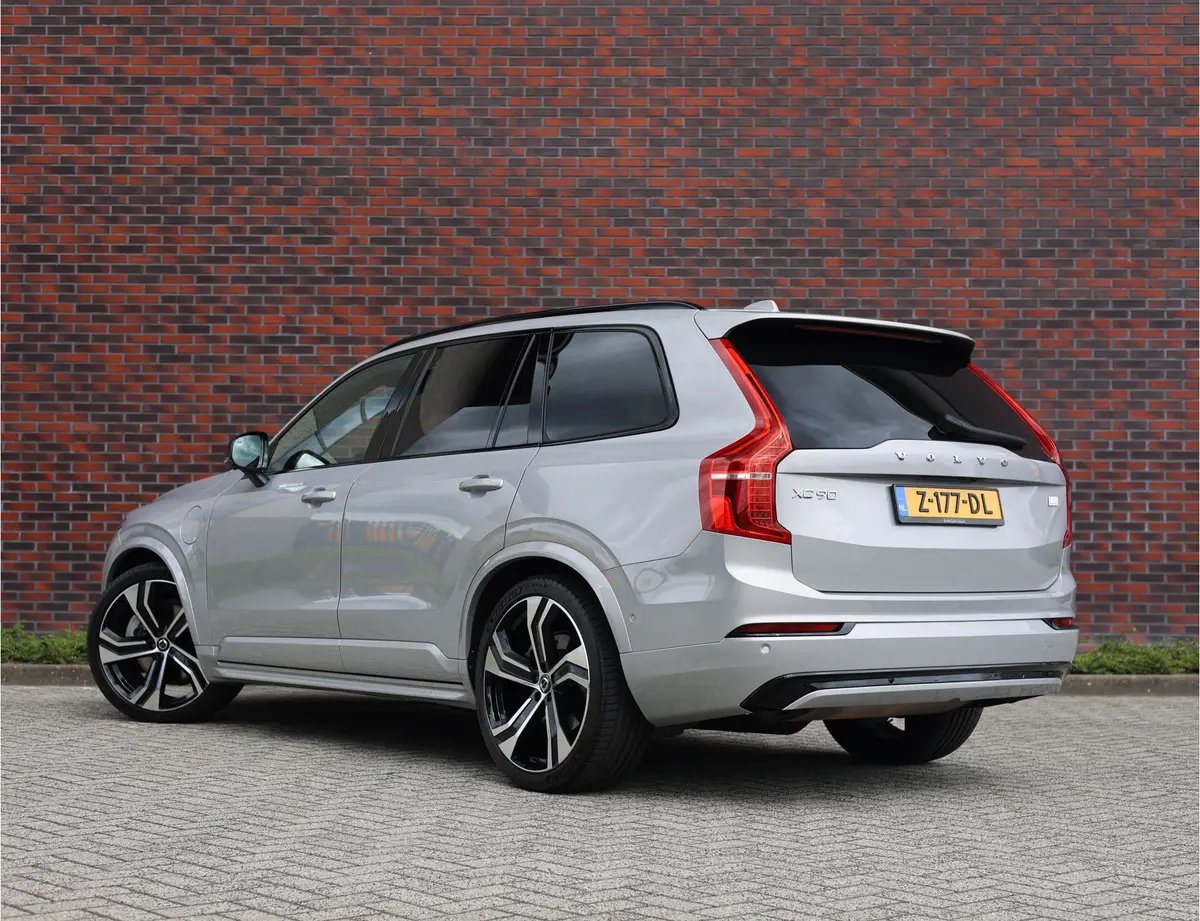 Volvo XC90 T8 AWD Ultimate Dark: foto 2
