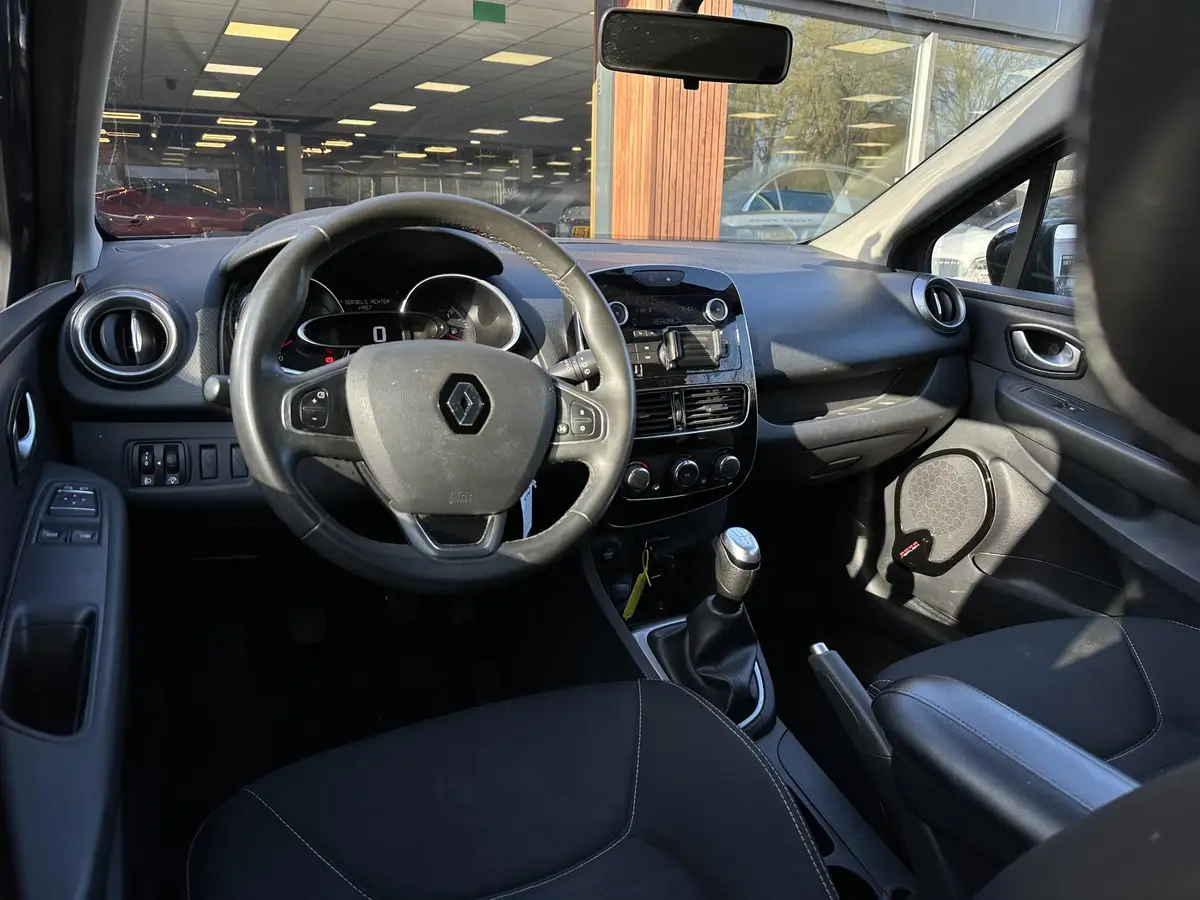 Renault Clio Estate 1.2 16V: foto 2