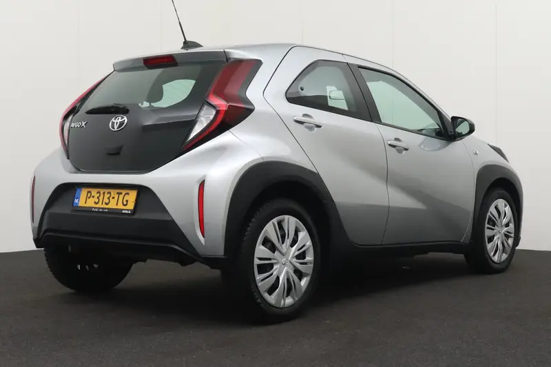 Toyota Aygo X 1.0 VVT-i MT Play 2022 leasen bij DreamLease: foto 2