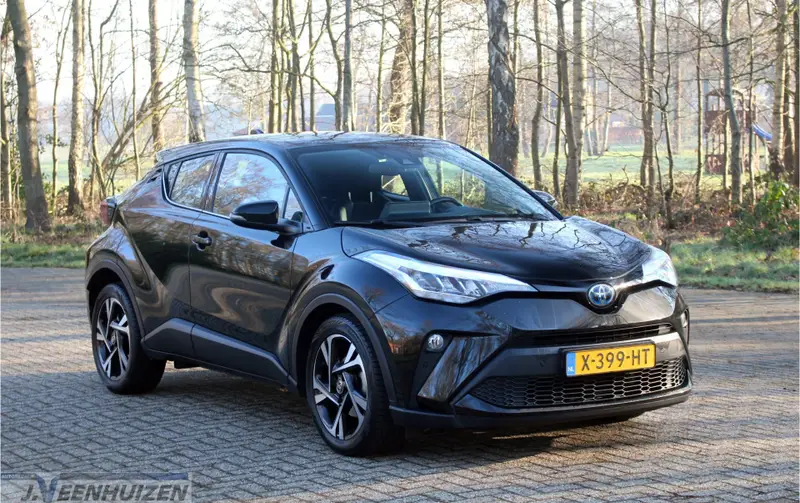 Toyota C-HR 1.8 Hybrid Dynamic 2023 leasen bij DreamLease: foto 1