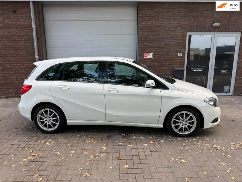 Mercedes-Benz B-Klasse 180 Comfort|AUTOMAAT|AIRCO|NIEUWE APK 2013 leasen bij DreamLease: foto 1