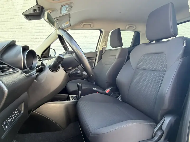 Suzuki Swift 1.2 Style Hybrid Camera+Pdc Clima Cruise Adaptive Cruise Stoelverwarming Carplay 2022 leasen bij DreamLease: foto 2