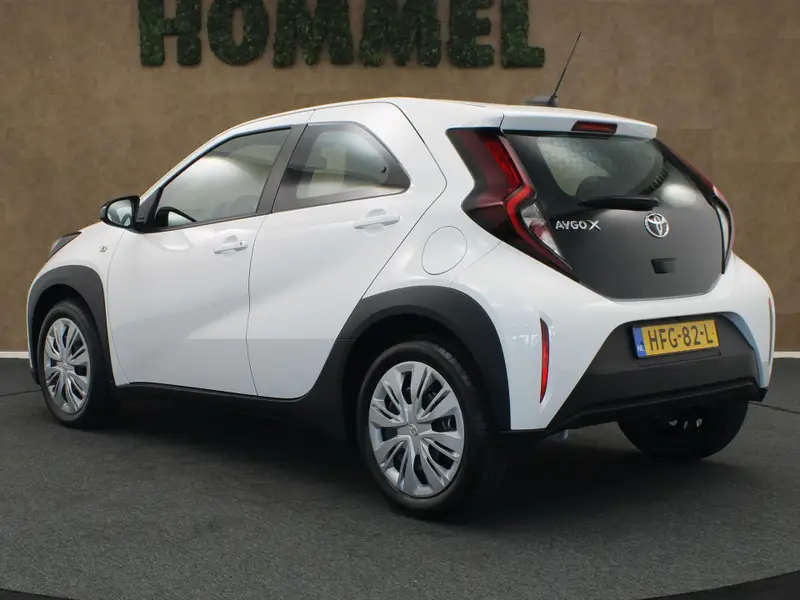 Toyota Aygo X 1.0 VVT-i S-CVT Play 2025 leasen bij DreamLease: foto 2
