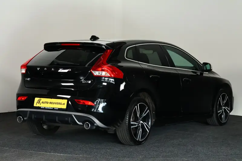 Volvo V40 2.0 D3 R-Design 2017 leasen bij DreamLease: foto 2
