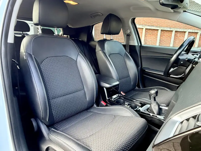 Kia XCeed 1.5 T-GDI MHEV DynamicPlusLine Clima Carplay Stoel/Stuur Verwarming Navi Trekhaak 2021 leasen bij DreamLease: foto 2