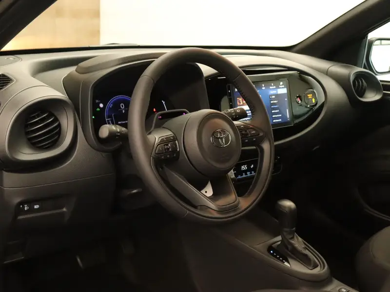 Toyota Aygo X Hybrid 115 Play 2026 leasen bij DreamLease: foto 2