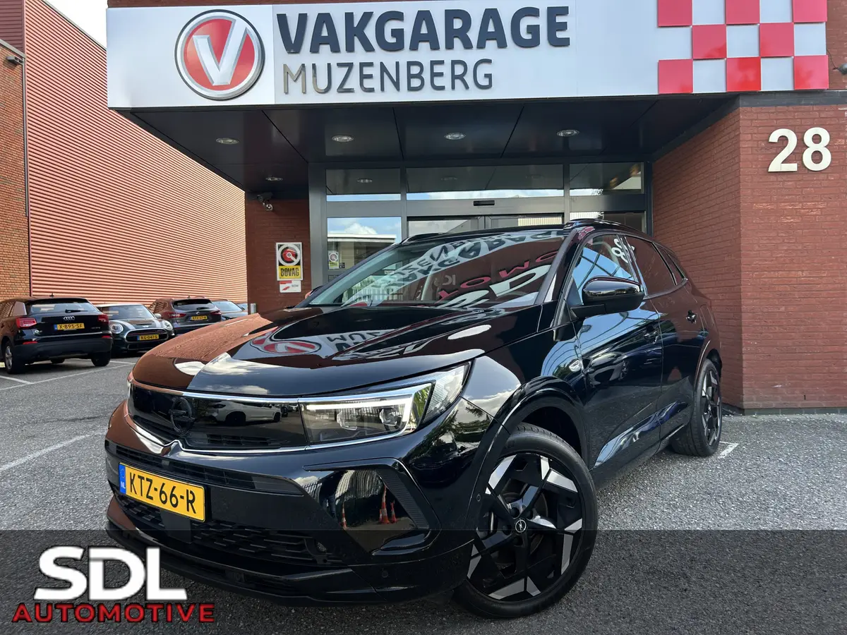 Opel Grandland 1.6 Turbo Plug-In Hybrid GSe // NAVI // ELEK. ACHTERKLEP // CAMERA // ADAPTIVE CRUISE // STOEL + STUUR VERWARMING //: foto 1