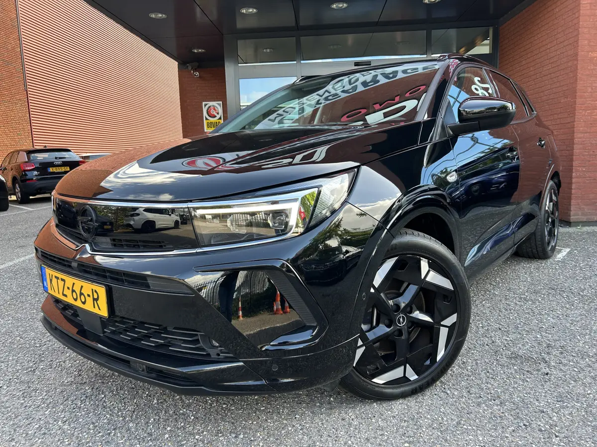 Opel Grandland 1.6 Turbo Plug-In Hybrid GSe // NAVI // ELEK. ACHTERKLEP // CAMERA // ADAPTIVE CRUISE // STOEL + STUUR VERWARMING //: foto 2