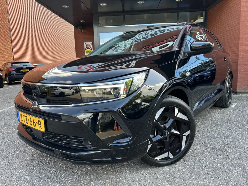 Opel Grandland 1.6 Turbo Plug-In Hybrid GSe // NAVI // ELEK. ACHTERKLEP // CAMERA // ADAPTIVE CRUISE // STOEL + STUUR VERWARMING // 2023 leasen bij DreamLease: foto 2