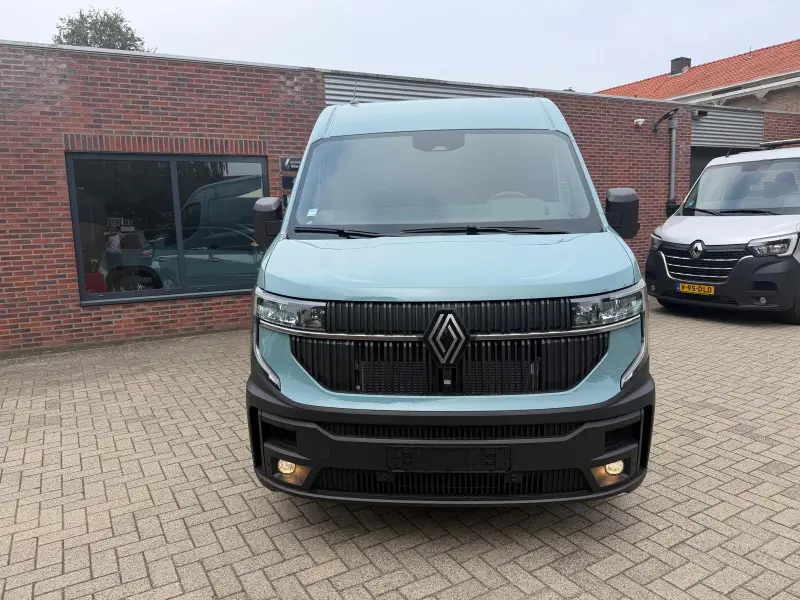 Renault Master E-Tech T35 L2H2 Advance long range 87 kWh DC 2025 leasen bij DreamLease: foto 1