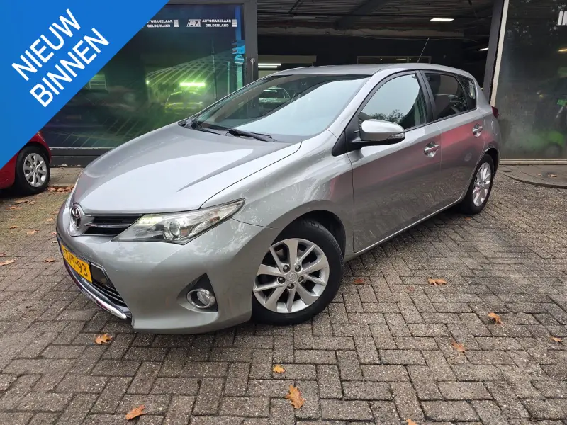 Toyota Auris 1.3 Now 2014 leasen bij DreamLease: foto 1