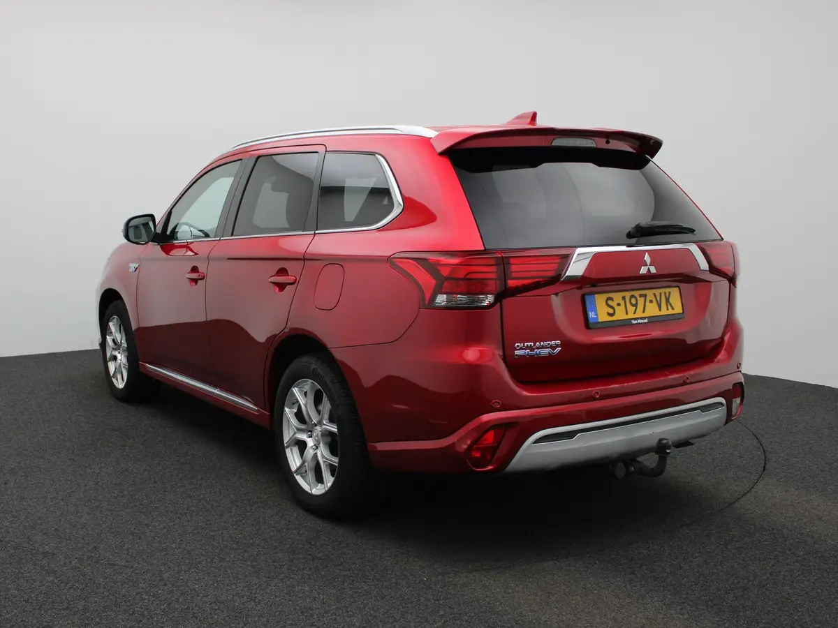 Mitsubishi Outlander 2.4 PHEV Intense+: foto 2
