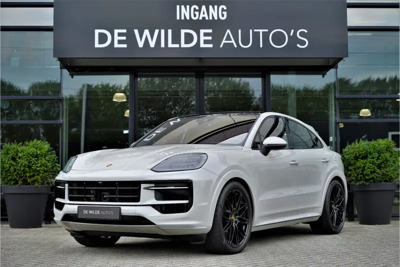 Porsche Cayenne Coupé 3.0 E-Hybrid SportDesign Krijt 2024 leasen bij DreamLease: foto 1