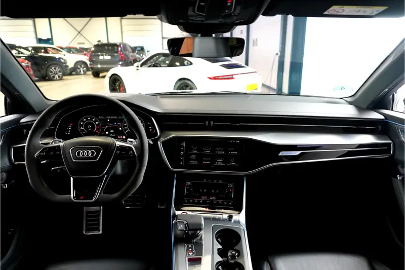 Audi RS6 Avant 4.0 TFSI 441kW/600pk Aut8 Quattro Performance LUCHTVERING + SOFTCLOSE + BANG&OLUFSEN + STANDKACHEL + 360 CAMERA + HEAD-UP + DUBBEL GLAS + ADAPT.CRUISE + LANE ASSIST + MATRIX LED + STOELVERWARMING&-VENTILATIE + HEAD-UP + EL.TREKHAAK + 22" LM-VELGEN!! 2020 leasen bij DreamLease: foto 2