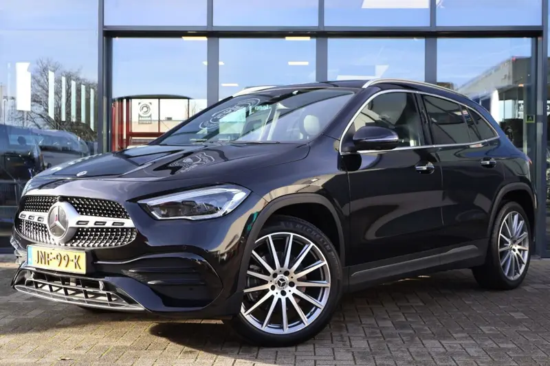Mercedes-Benz GLA 250 E AMG LINE / Panorama dak / SOH 92 % 2022 leasen bij DreamLease: foto 1