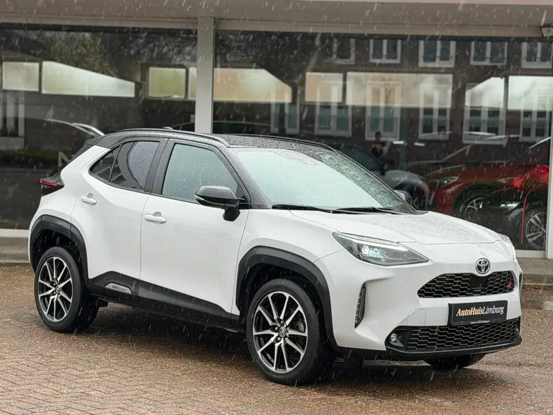 Toyota Yaris Cross 1.5 Hybrid GR Sport|Camera|HUD|Nav|CarPlay|Pano|Nieuwstaat! 2022 leasen bij DreamLease: foto 2
