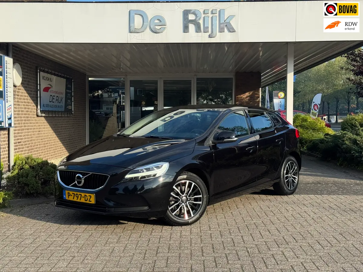 Volvo V40 2.0 T2 Momentum | Navi, PDC, Cruise, Trekhaak afn., Climate |: foto 1