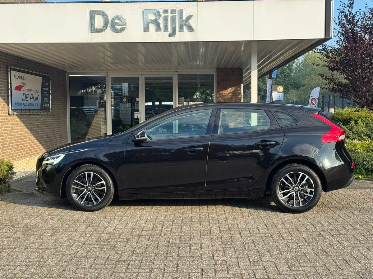 Volvo V40 2.0 T2 Momentum | Navi, PDC, Cruise, Trekhaak afn., Climate |: foto 2