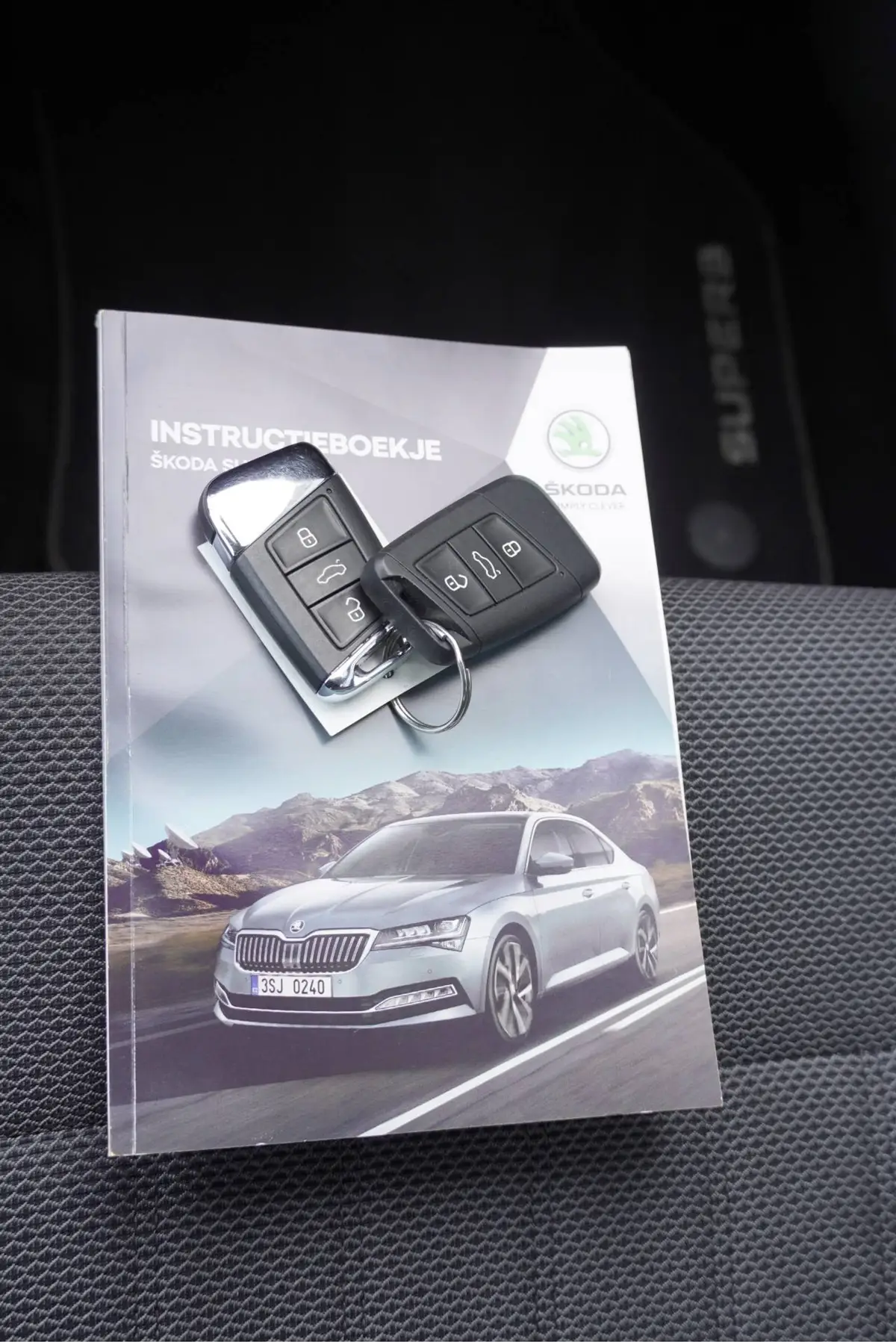 Škoda Superb Combi 1.5 TSI ACT 150PK! Automaat Business Edition BJ2021 Lmv 17" | Led V+A | Pdc | Navi | Keyless entry | Trekhaak | App-Connect | Dashboard verlichting | Climate control | Cruise control | Elek. Be stoel + Mem | Verwarmde voorstoelen | Extra getint glas: foto 39