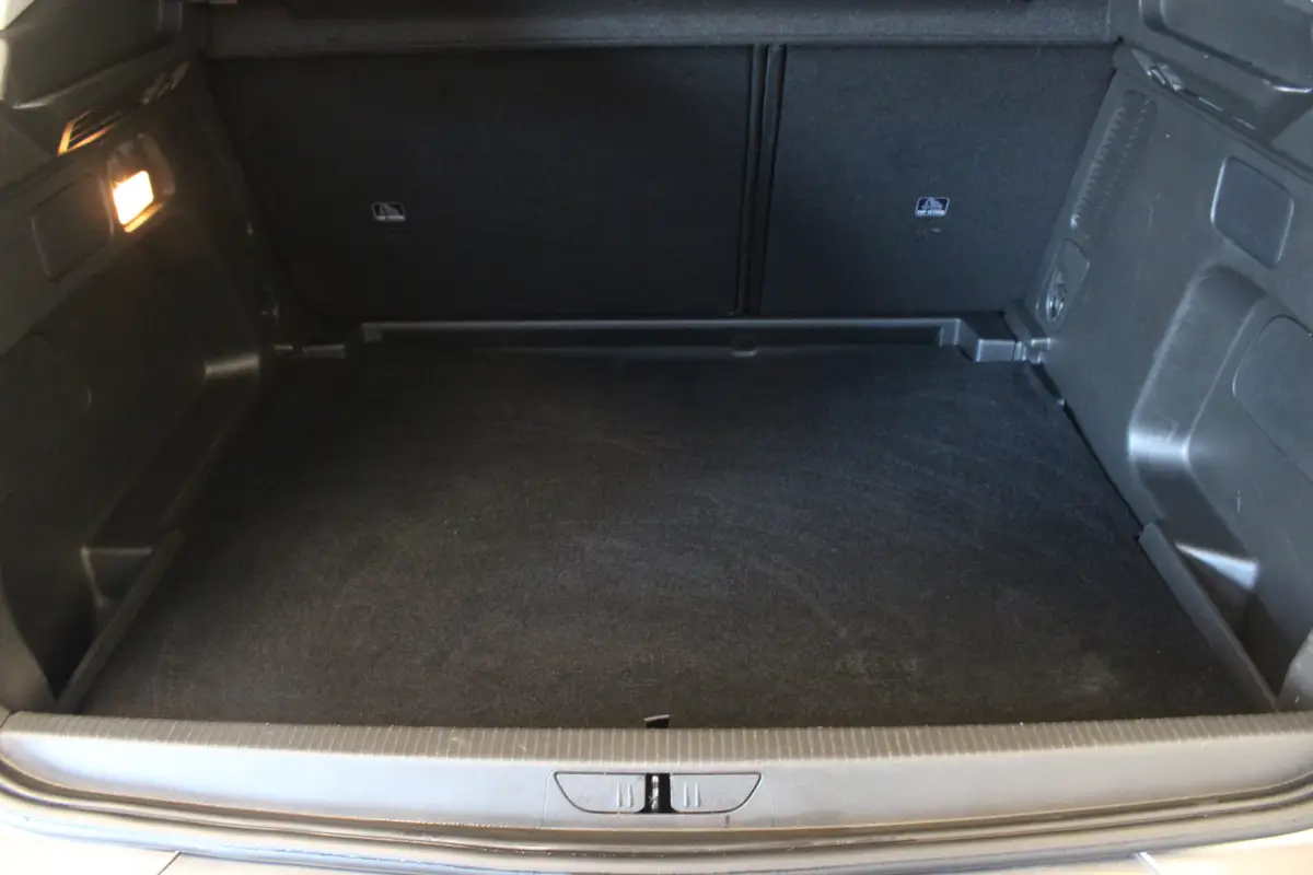 Opel Grandland 1.2 Turbo Elegance: foto 19