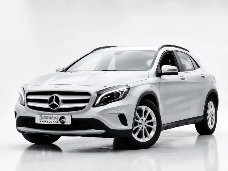 Mercedes-Benz GLA 200 Ambition | Automaat | Navi | LED | Climate | Cruise 2015 leasen bij DreamLease: foto 1