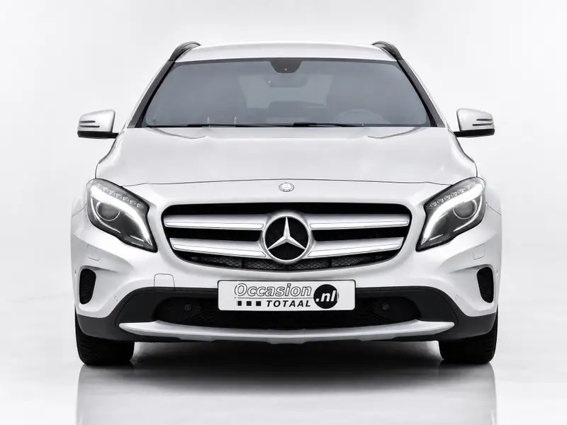 Mercedes-Benz GLA 200 Ambition | Automaat | Navi | LED | Climate | Cruise 2015 leasen bij DreamLease: foto 2