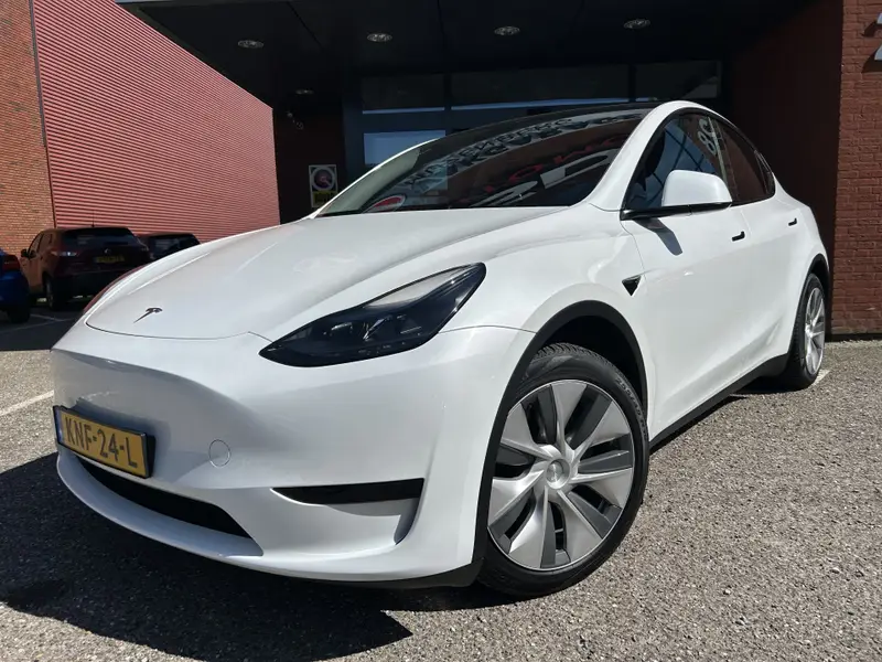 Tesla Model Y RWD 1e EIGENAAR // PANODAK // NAVI // ADAPTIVE CRUISE // CLIMA // AUTOPILOT // 360 CAMERA // LEDEREN BEKLEDING // 2023 leasen bij DreamLease: foto 2