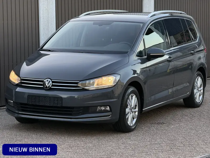 Volkswagen Touran 1.5 TSI Highline 7p 2022 leasen bij DreamLease: foto 1