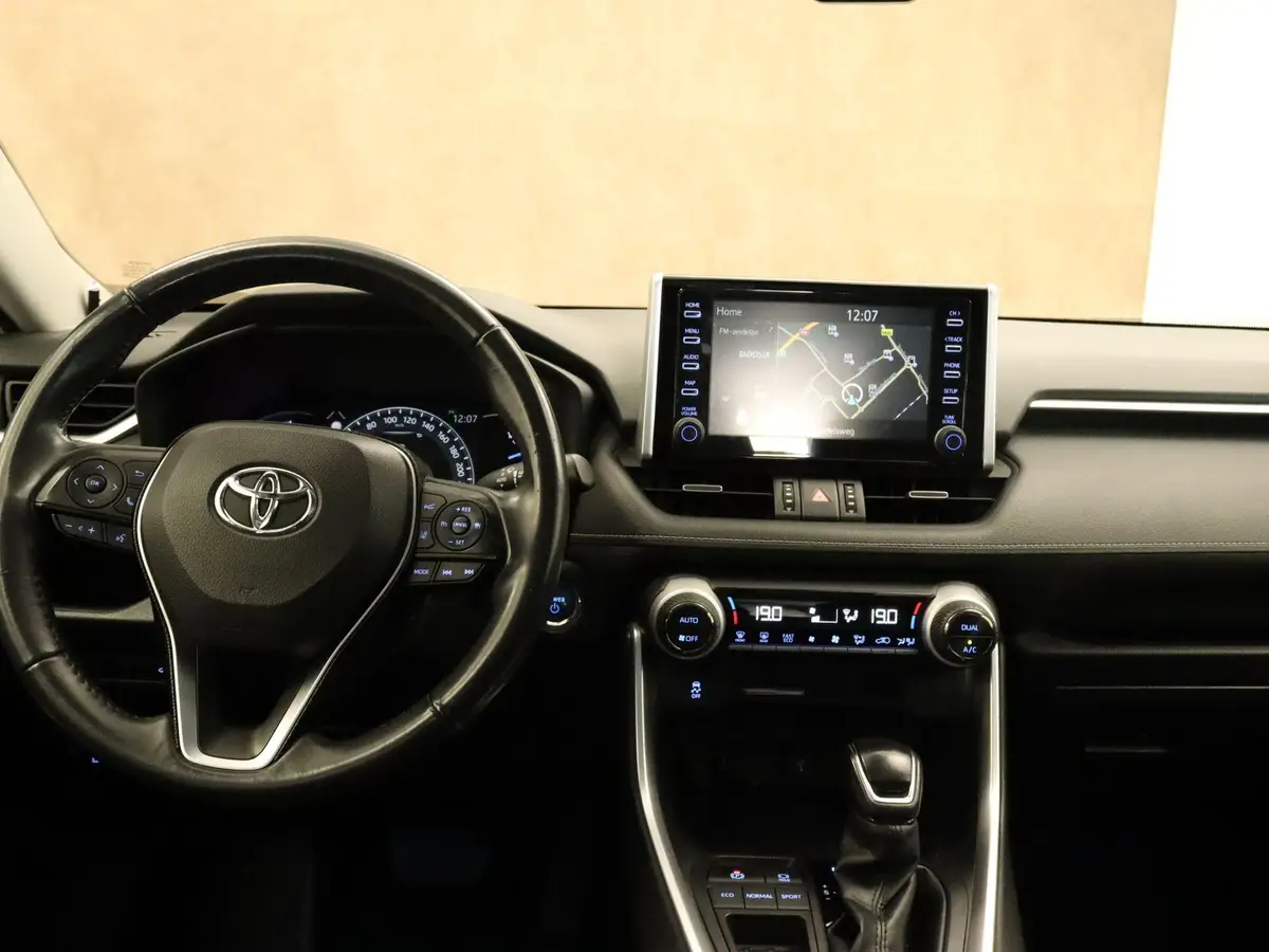 Toyota RAV4 2.5 Hybrid Dynamic: foto 2
