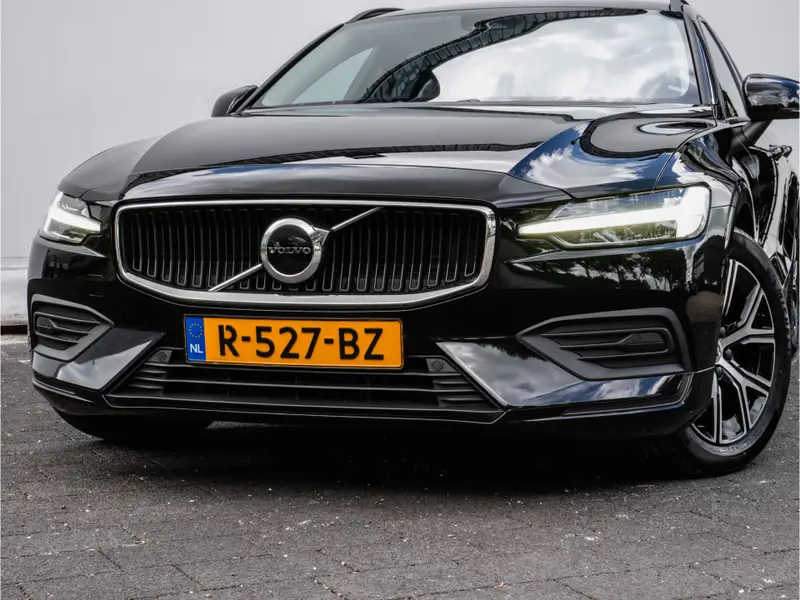 Volvo V60 2.0 B3 Aut. Essential 2022 leasen bij DreamLease: foto 2