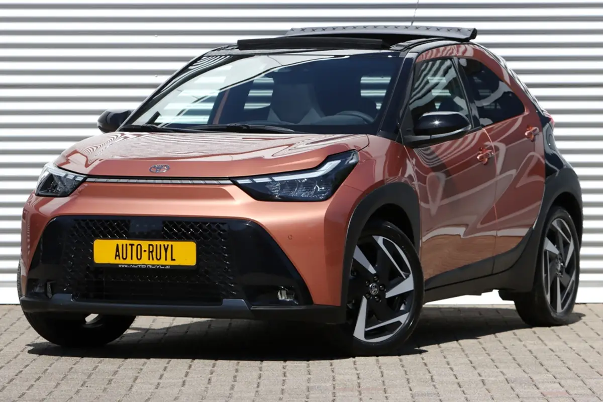 Toyota Aygo X Hybrid 115 Lounge Vouwdak / JBL / Bi-Tone: foto 1