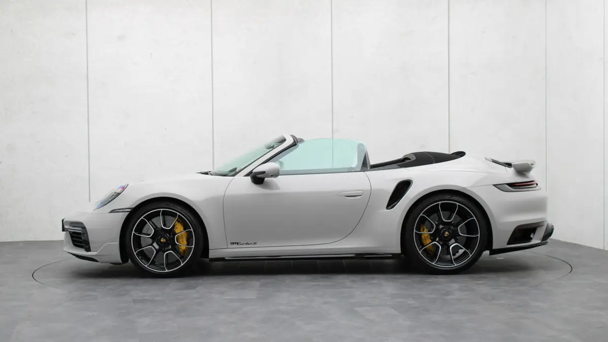 Porsche 911 Cabrio 3.8 Turbo S: foto 2