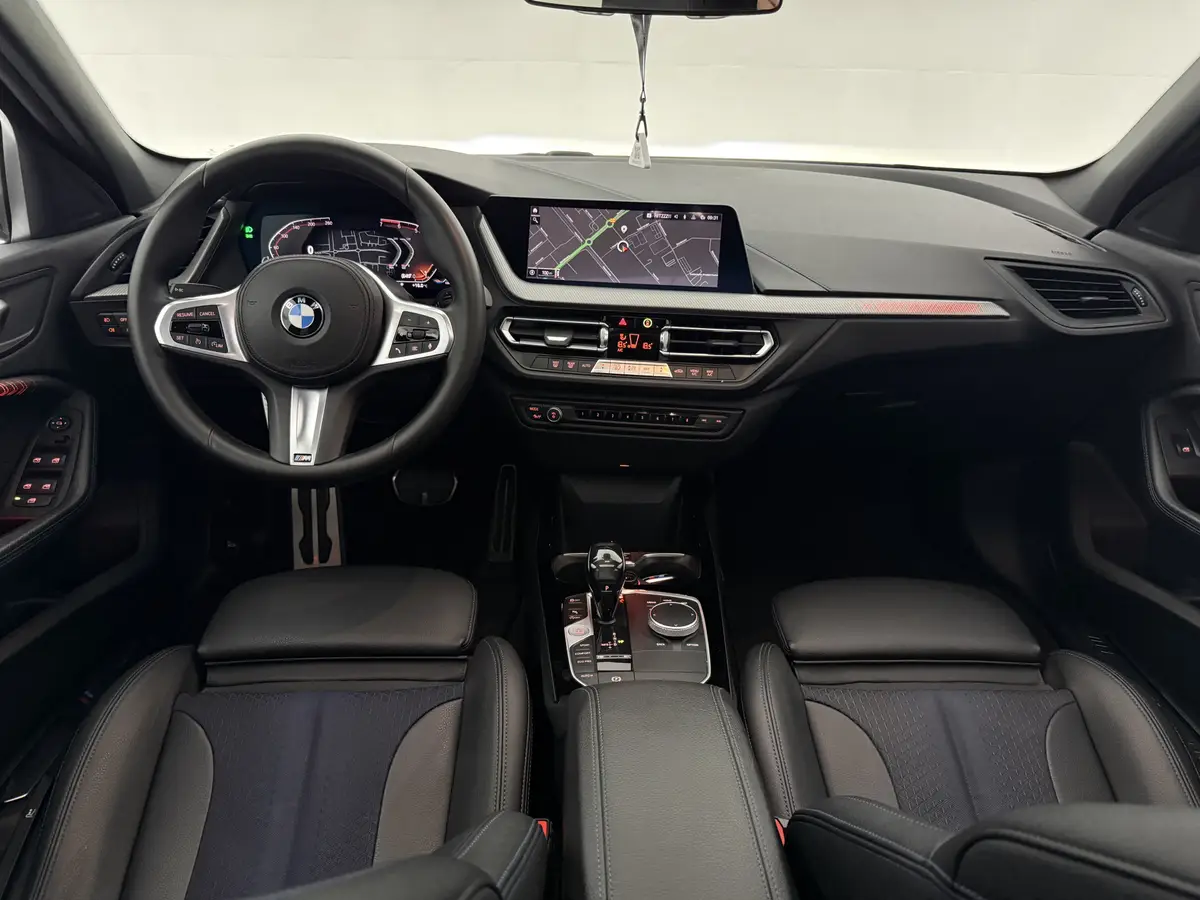 BMW 1 Serie 118i High Executive M-Sport: foto 2