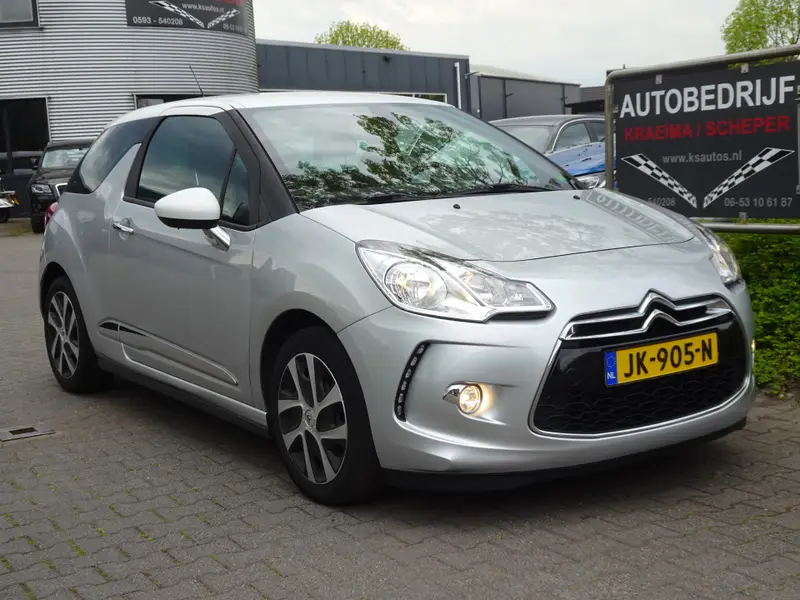DS DS 3 1.2 PureTech So Chic 2015 leasen bij DreamLease: foto 1