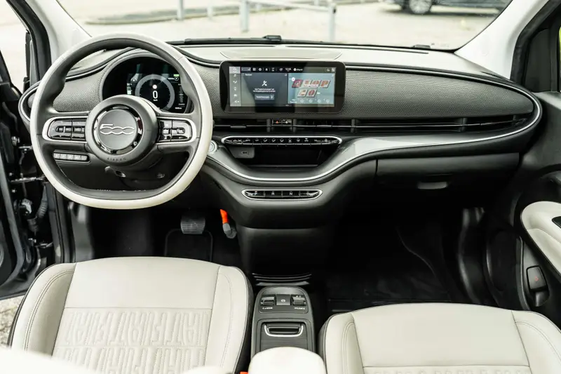 Fiat 500C La Prima 42 kWh 2021 leasen bij DreamLease: foto 2
