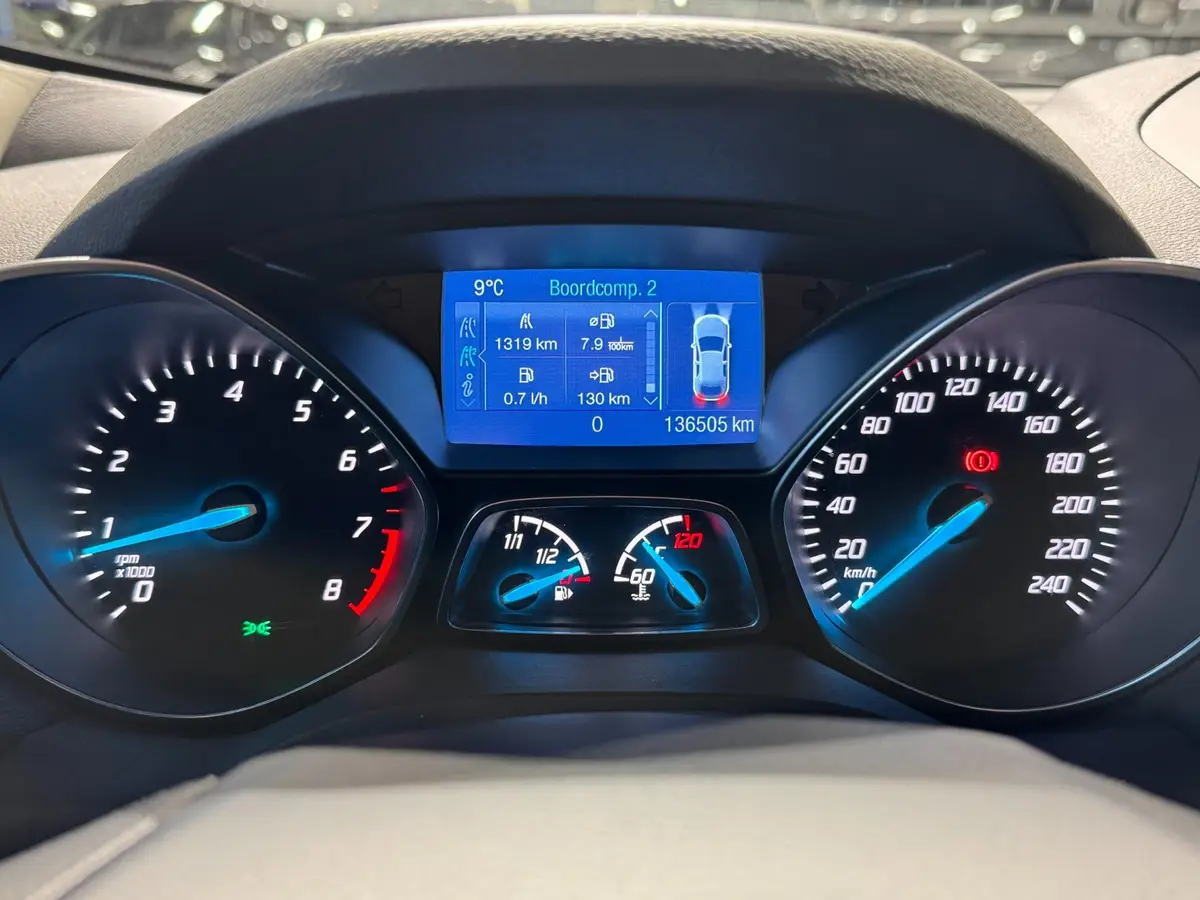 Ford Kuga 1.5 Titanium /Clima/Cruise/PDC/Keyless/MMS/LMV: foto 38