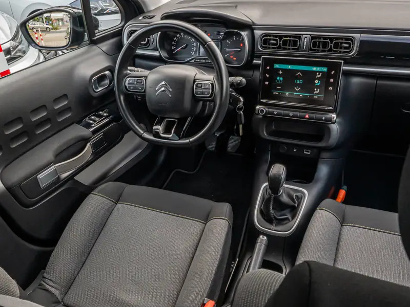 Citroën C3 1.2 PureTech Shine 2019 leasen bij DreamLease: foto 2