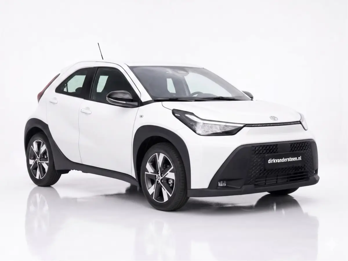 Toyota Aygo X Hybrid 115 play: foto 2