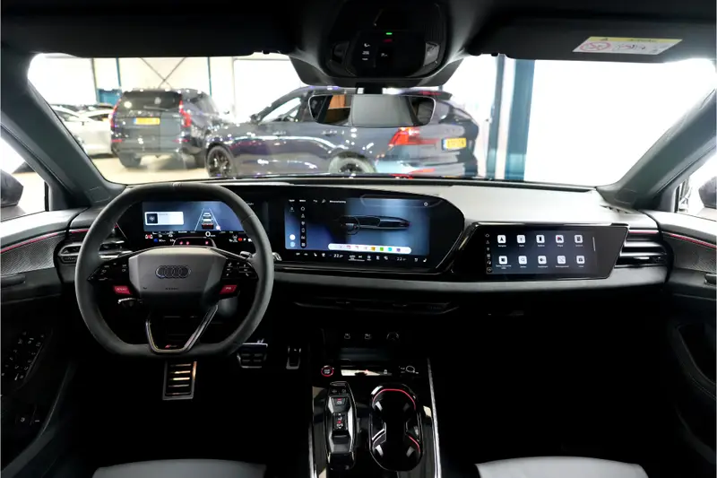 Audi A5 Avant e-hybrid 470kW/640pk Aut8 Quattro Tech Pro 155.830,- NIEUW! KERAMISCH + SPORTPAKKET 285KM/H + PANORAMADAK + CARBON IN-/EXTERIEUR + B&O PREMIUM 3D + SPORTUITLAAT + HEAD-UP + STOELVENTILATIE&-MASSAGE + 360 CAMERA + STOELVERWARMING V&A + 21" LM-VELGEN!! 2026 leasen bij DreamLease: foto 2