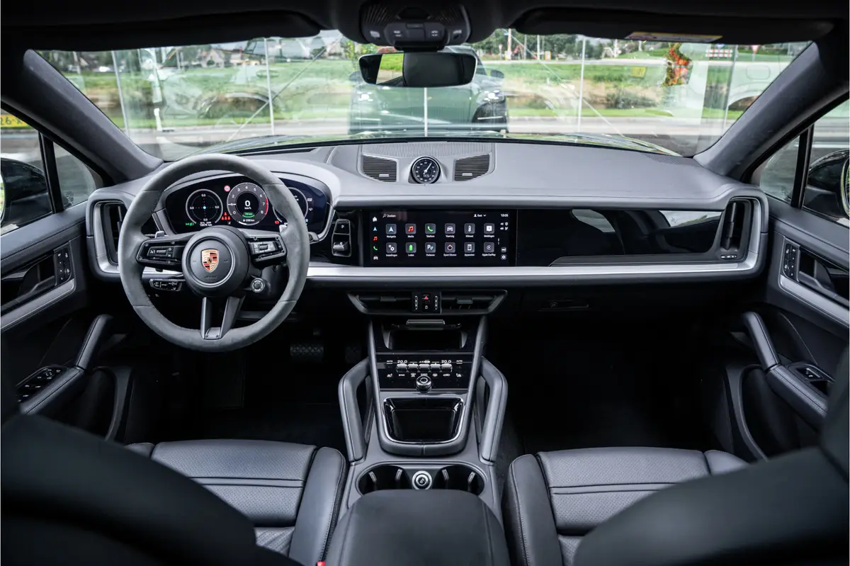 Porsche Cayenne Coupé 3.0 E-Hybrid ** Sport Design ** Luchtvering ** 18-weg ** HUD ** BOSE ** Sportuitlaat ** Sport Chrono **: foto 2