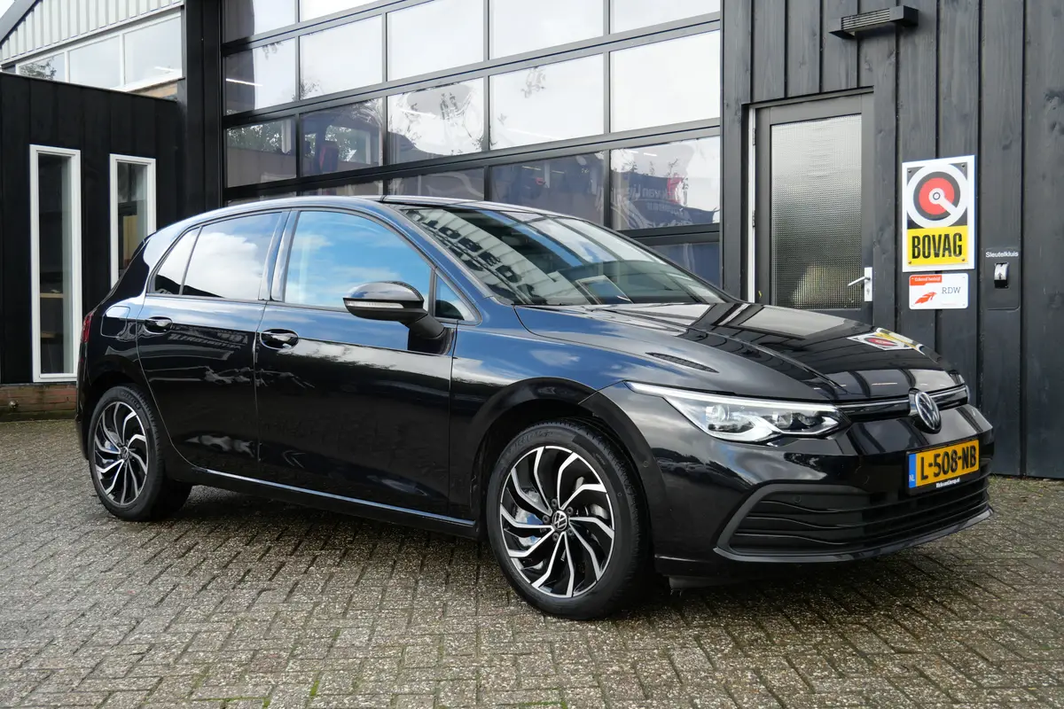 Volkswagen Golf 1.5 eTSI Life Business: foto 1