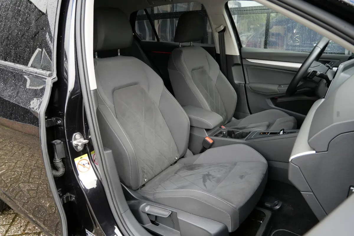 Volkswagen Golf 1.5 eTSI Life Business: foto 2