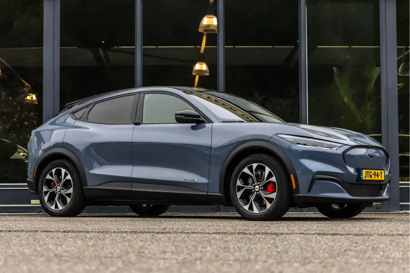 Ford Mustang Mach-E RWD 75 kWh 2024 leasen bij DreamLease: foto 1